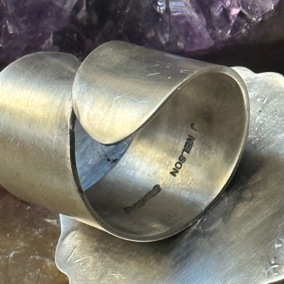 Huge pink conch stone native made J Nelson adjustable sterling silver ring - Picture 8 of 8